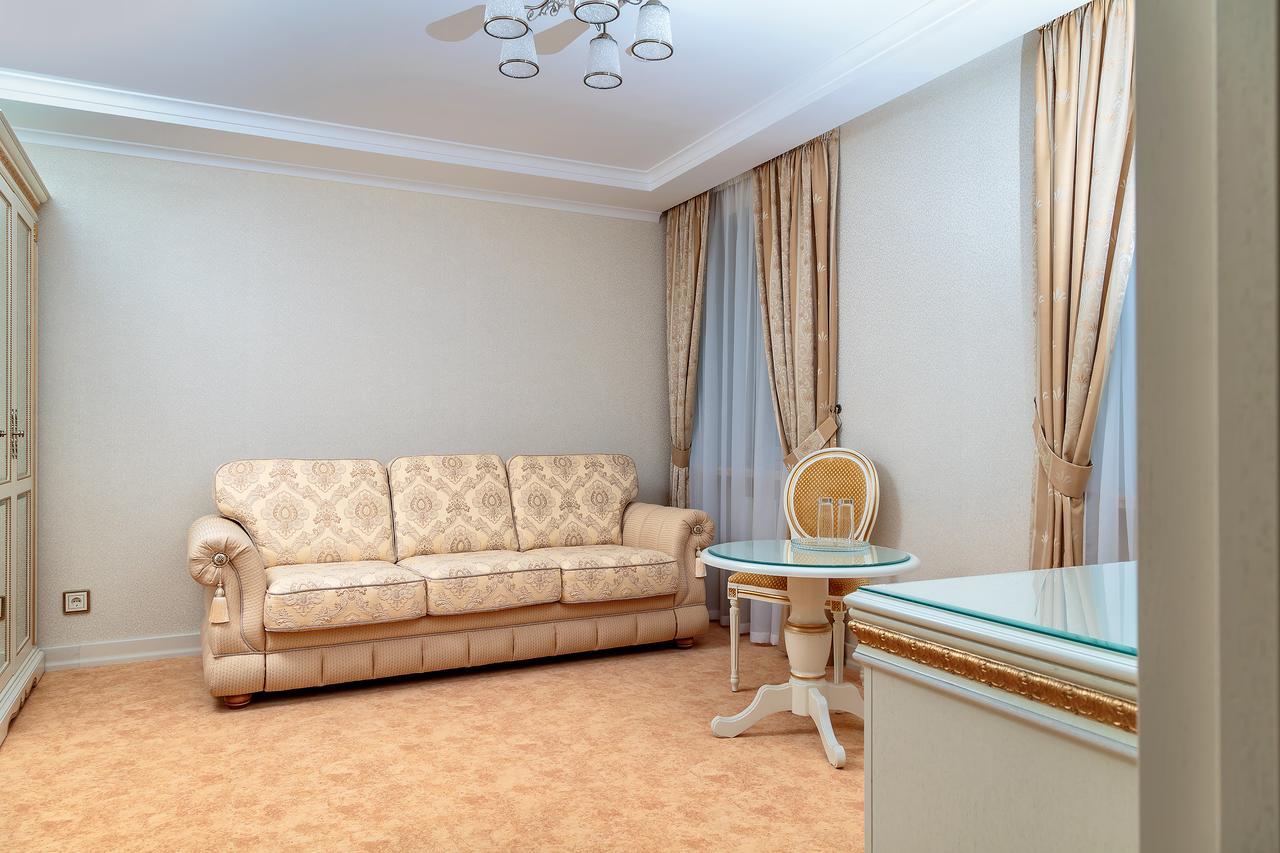 Hotel Polonez Minsk Exterior photo